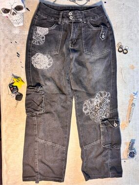 Women's Straight Leg Cargo Jeans with White Floral Print - Black